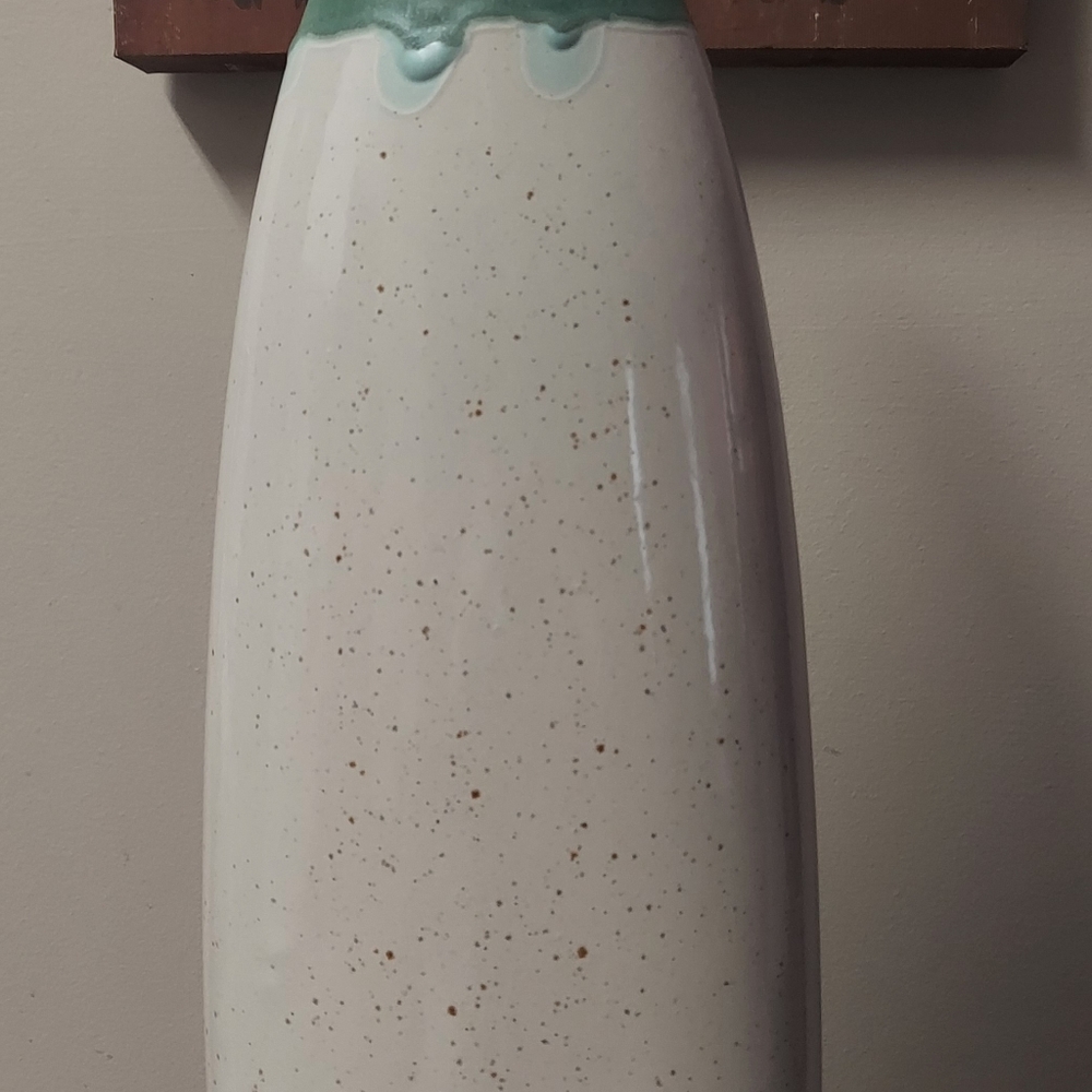 Cream speckled vase